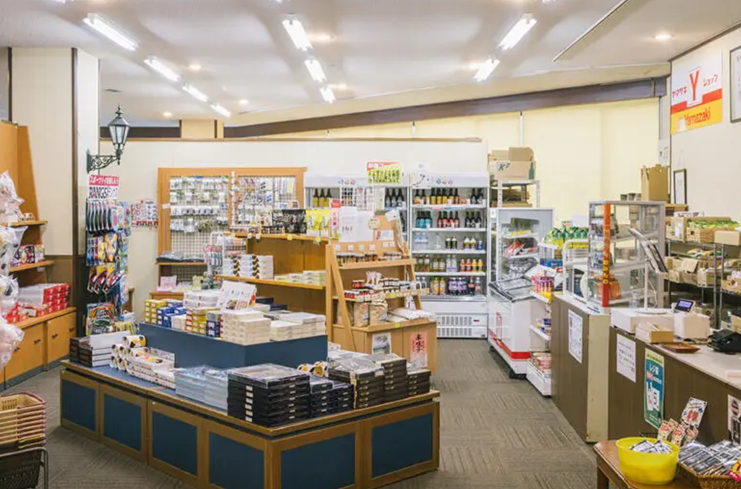 【池の平温泉】スキー場隣接ホテルのフロント、ベル、売店スタッフ！